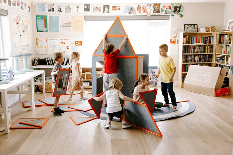 The Little Set includes 16 full-size panels and works seamlessly with all other Superspace sets. It’s a simpler way for younger kids to start building big independently or with siblings.