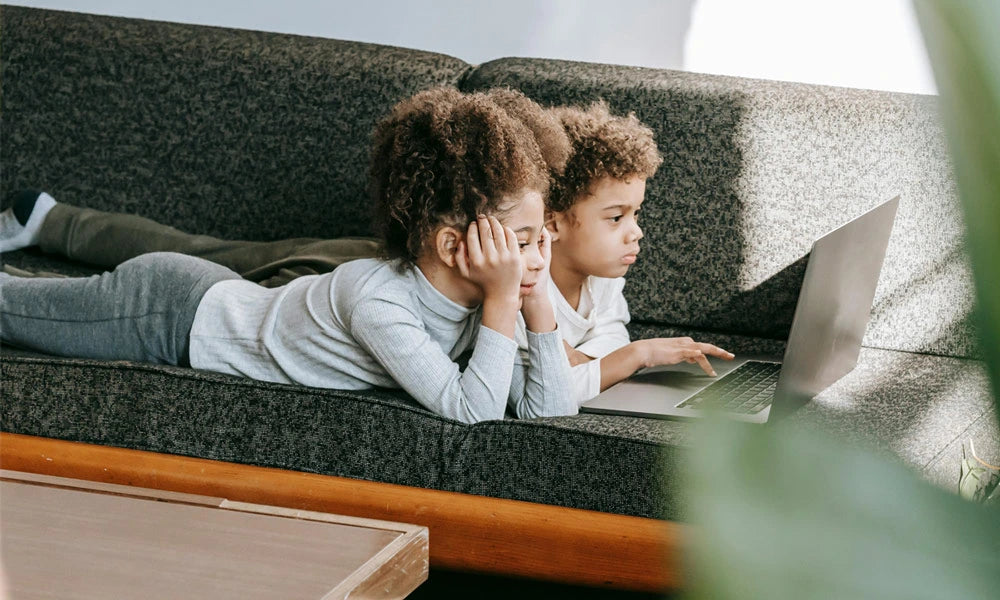 Before Superspace kids are stuck on the couch on screens